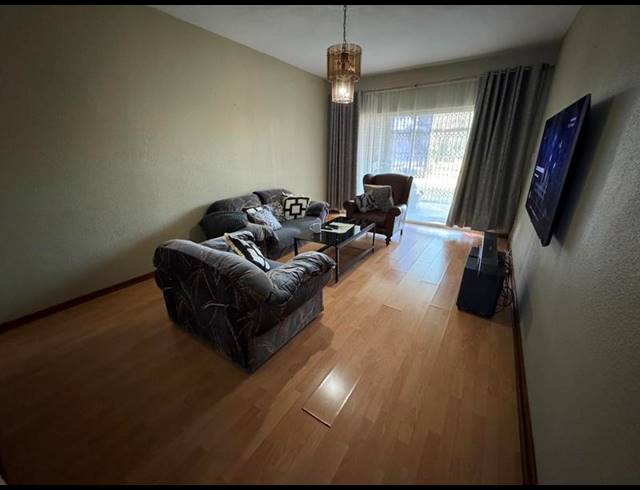 2 BEDROOM TOWNHOUSE FOR SALE IN EDLEEN